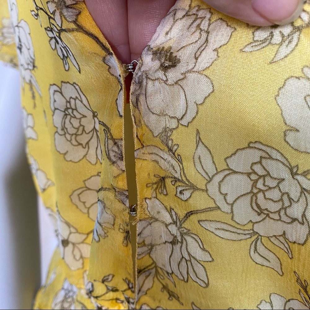 Large Rahi Floral Blouse - Picture 5 of 8